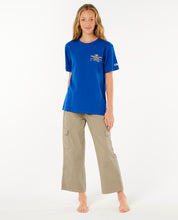 Carregar imagem no visualizador da galeria, 2025 Rip Curl Pro Bells Kids Tee (Electric Cobalt)