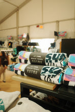 画像をギャラリービューアに読み込む, 2025 Lexus US Open of Surfing Beach Towel (Slowtide Rainbow)