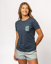 画像をギャラリービューアに読み込む, 2025 Lexus US Open of Surfing Women&#39;s Stained Glass S/S Tee - Vintage Navy