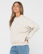 Carregar imagem no visualizador da galeria, 2023 Margaret River Pro Womens Crewneck Fleece (Off White)